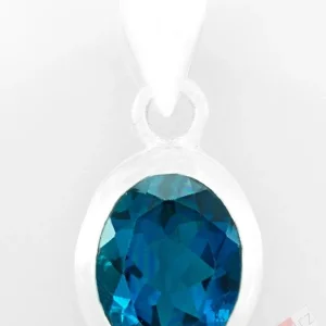 Minimalistický stříbrný přívěsek (Ag 925/1000) s broušeným London Blue topazem QA, oválek cca 11 mm (TPL7263P)