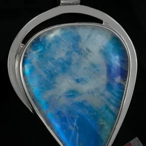 Větší stříbrný přívěsek (Ag 925/1000) s bílým měsíčním kamenem QAA, obrácená kapka cca 47 x 37 mm, nádherná modrá opalizace, "andělské zrcadlení II" (ME2807P)
